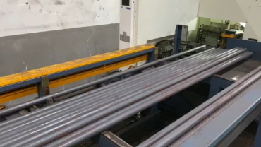 长龄液压锯切长料视频